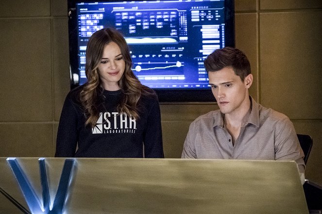 The Flash - Season 4 - Cours Iris, cours - Film - Danielle Panabaker, Hartley Sawyer