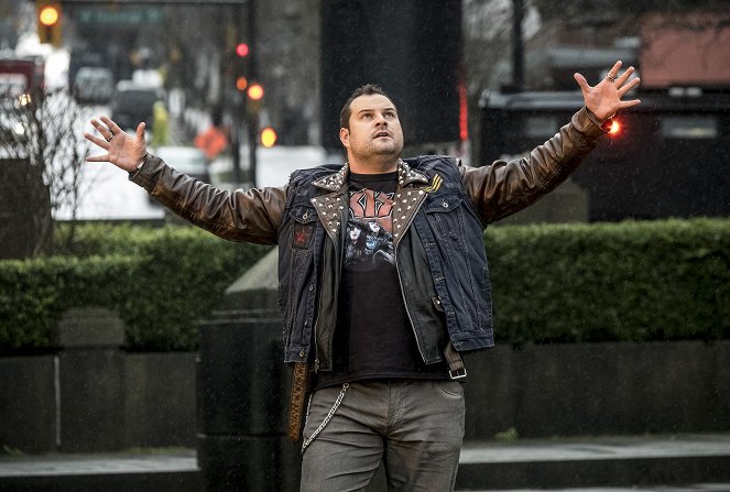 The Flash - Run Iris, Run - De la película - Max Adler