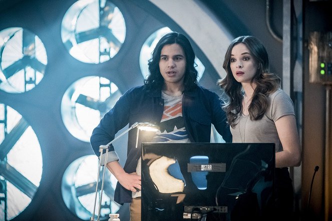 Flash - Null and Annoyed - Z filmu - Carlos Valdes, Danielle Panabaker