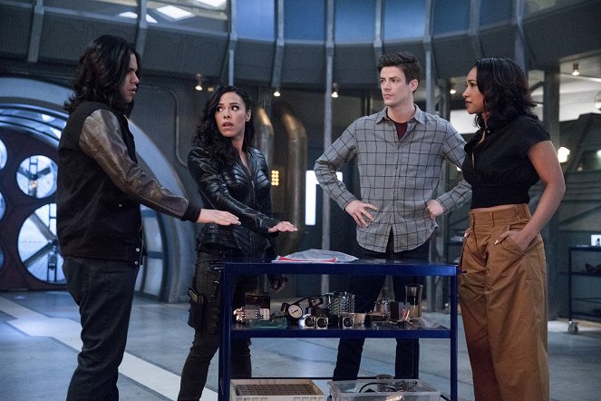 The Flash - Therefore She Is - Photos - Carlos Valdes, Jessica Camacho, Grant Gustin, Candice Patton