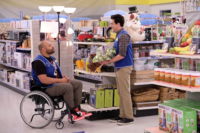 Supermarket - Season 3 - Štedrý večer - Z filmu - Colton Dunn, Ben Feldman