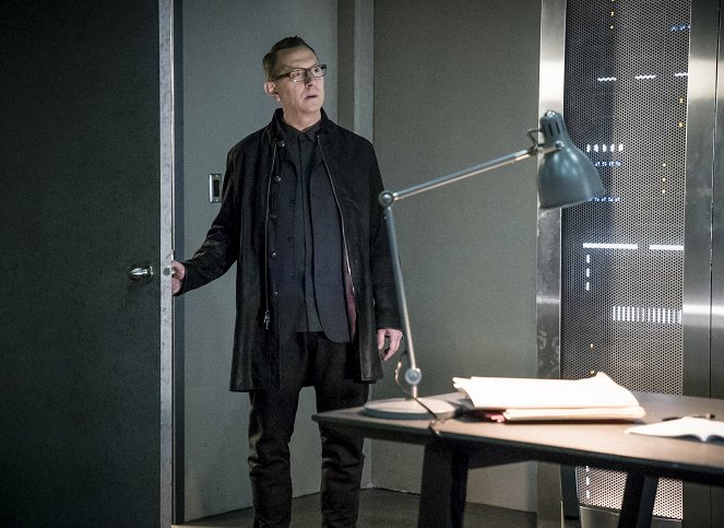Arrow - All for Nothing - Photos - Michael Emerson