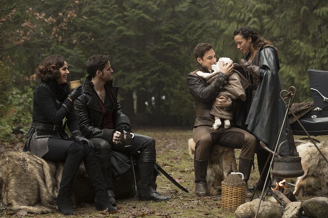 Once Upon a Time - The Girl in the Tower - Photos - Lana Parrilla, Colin O'Donoghue, Andrew J. West, Dania Ramirez