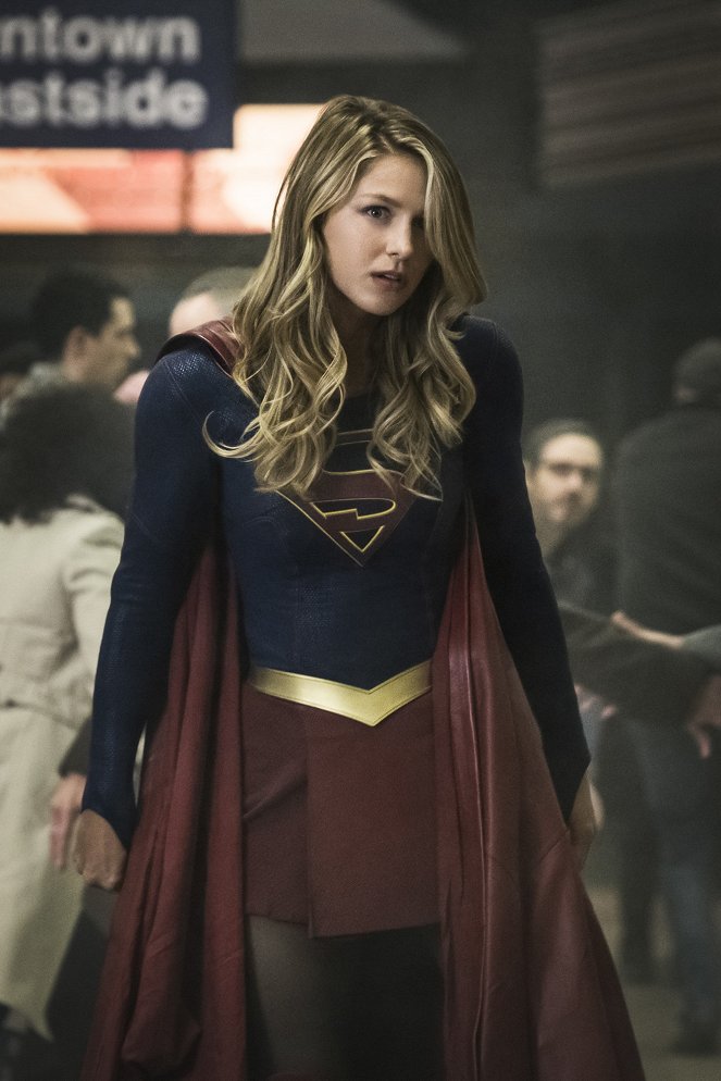 Supergirl - Season 3 - Po każdej ze stron - Z filmu - Melissa Benoist