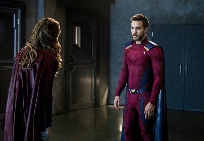 Supergirl - In Search of Lost Time - Photos - Chris Wood