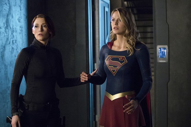 Supergirl - In Search of Lost Time - Van film - Chyler Leigh, Melissa Benoist