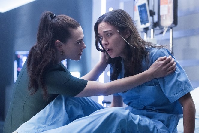 Supergirl - Of Two Minds - Photos - Katie McGrath, Odette Annable