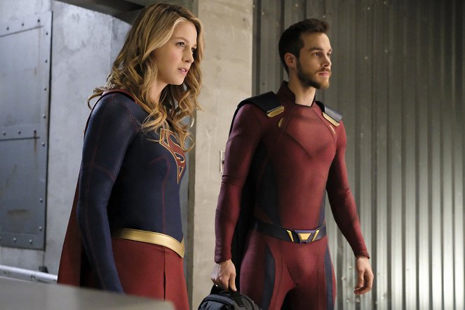 Supergirl - Shelter from the Storm - Photos - Melissa Benoist, Chris Wood