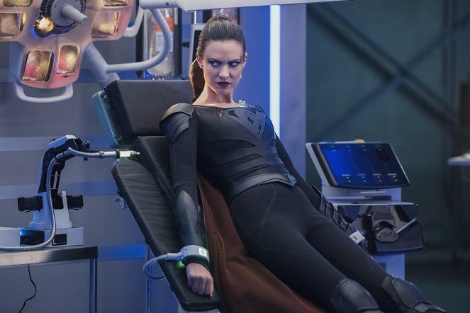 Supergirl - The Fanatical - Van film - Odette Annable