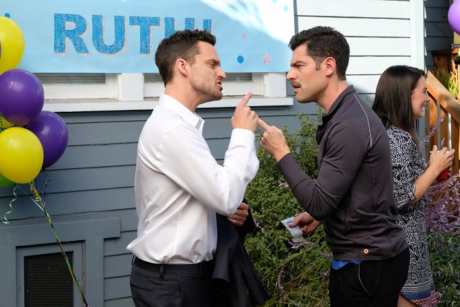 New Girl - Season 7 - About Three Years Later - Photos - Jake Johnson, Max Greenfield