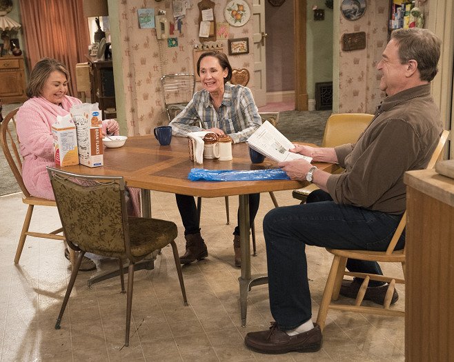 Roseanne - No Country for Old Women - Photos - Roseanne Barr, Laurie Metcalf, John Goodman