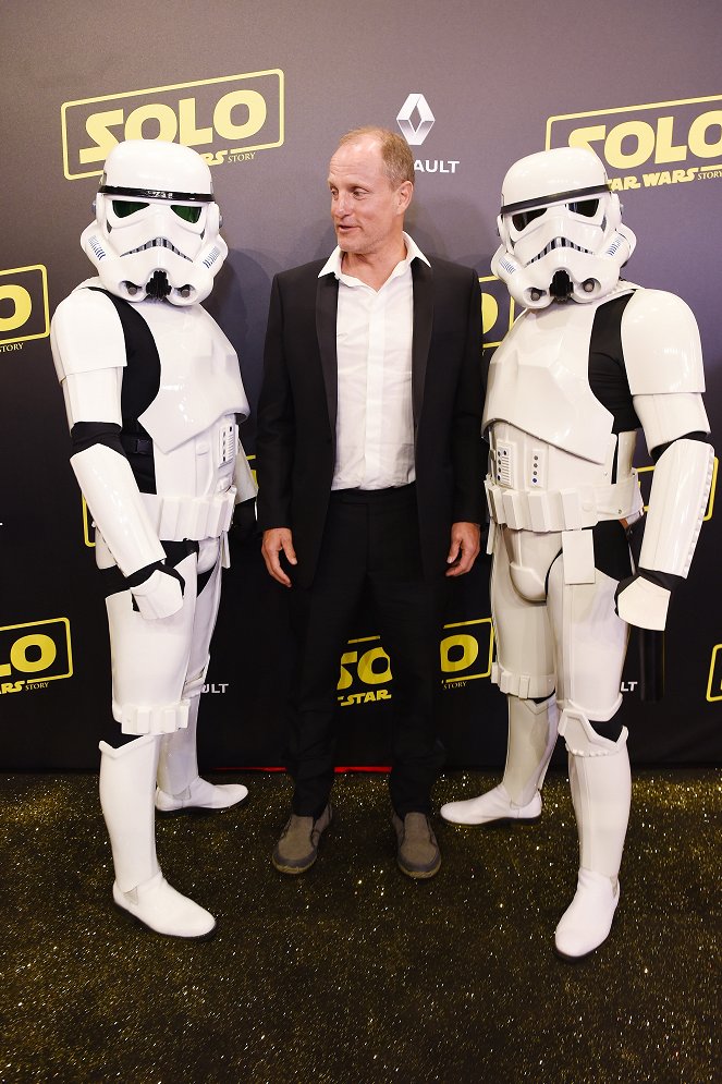 Solo: Star Wars Story - Z akcí - 'Solo: A Star Wars Story' party at the Carlton Beach following the film's out of competition screening during the 71st International Cannes Film Festival at Carlton Beach on May 15, 2018 in Cannes, France - Woody Harrelson