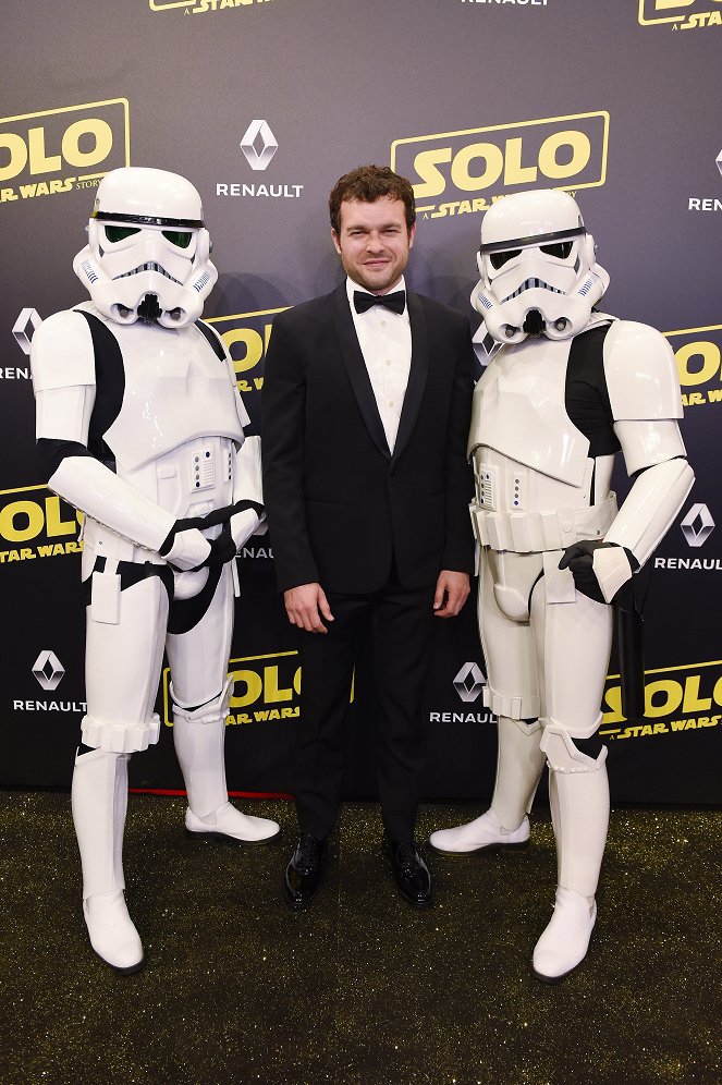 Solo: Star Wars Story - Z akcí - 'Solo: A Star Wars Story' party at the Carlton Beach following the film's out of competition screening during the 71st International Cannes Film Festival at Carlton Beach on May 15, 2018 in Cannes, France - Alden Ehrenreich