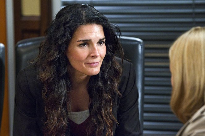 Rizzoli & Isles - He Ain't Heavy, He's My Brother - Photos - Angie Harmon