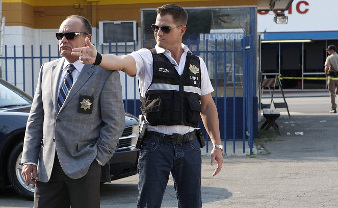 CSI: Crime Scene Investigation - Season 10 - Coup de Grace - Kuvat elokuvasta - Paul Guilfoyle, George Eads