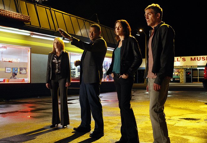 CSI: Crime Scene Investigation - Season 10 - Coup de Grace - Photos - Marg Helgenberger, Laurence Fishburne, Jorja Fox, Eric Szmanda