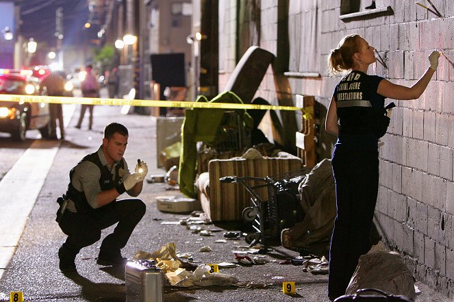 CSI: Crime Scene Investigation - Season 10 - La muerte y la doncella - De la película - George Eads, Marg Helgenberger