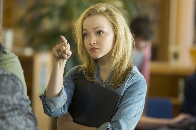 Barely Lethal - Van film - Dove Cameron