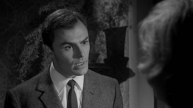 The Girl Who Knew Too Much - Photos - John Saxon