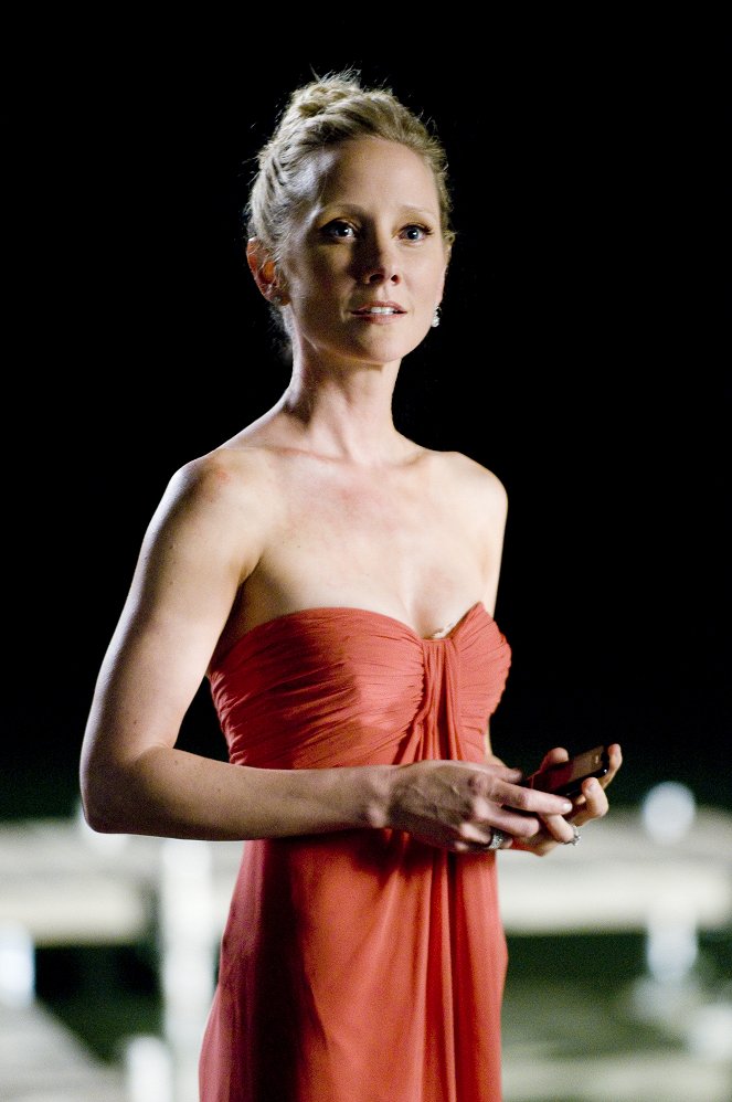 Hung - Season 2 - Fat Off My Love or I'm the Allergen - Photos - Anne Heche