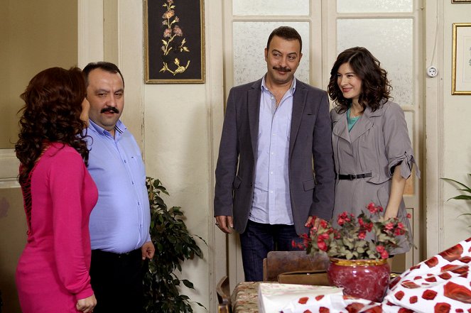 Ali Ayşe'yi Seviyor - Kuvat elokuvasta
