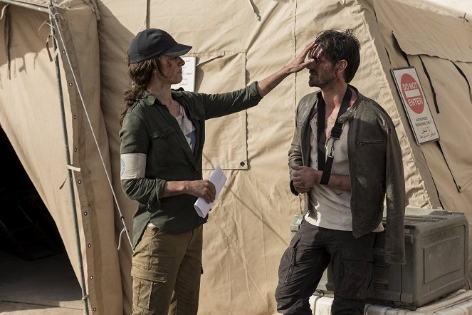 The Night Shift - Season 4 - Off the Rails - Photos - Jennifer Beals, Eoin Macken