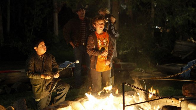 Modern Family - Season 3 - Dude Ranch - Photos - Rico Rodriguez, Nolan Gould