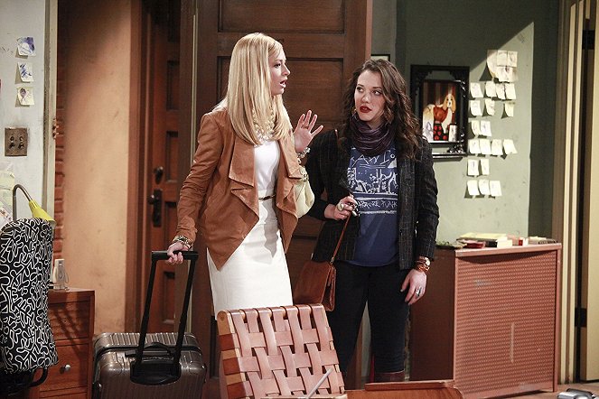 2 Broke Girls - And How They Met - Photos - Beth Behrs, Kat Dennings