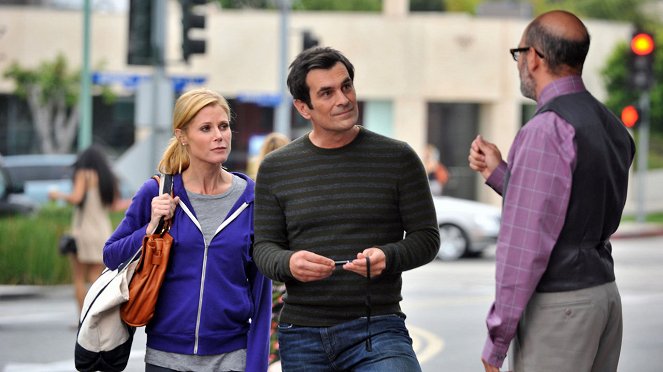 Współczesna rodzina - Wypadek - Z filmu - Julie Bowen, Ty Burrell, David Cross