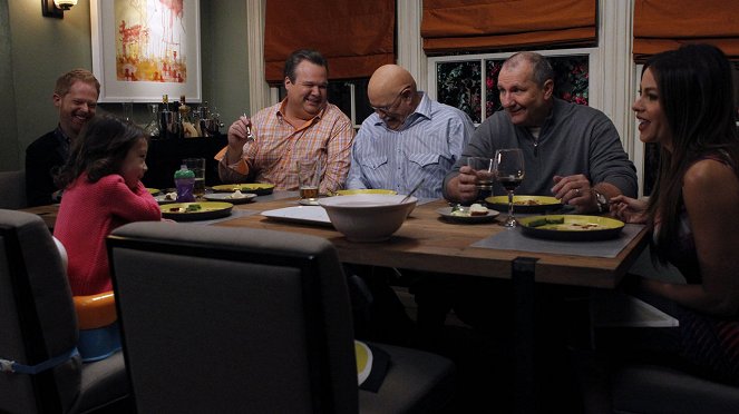 Modern Family - Season 3 - The Last Walt - Photos - Jesse Tyler Ferguson, Aubrey Anderson-Emmons, Eric Stonestreet, Barry Corbin, Ed O'Neill, Sofía Vergara