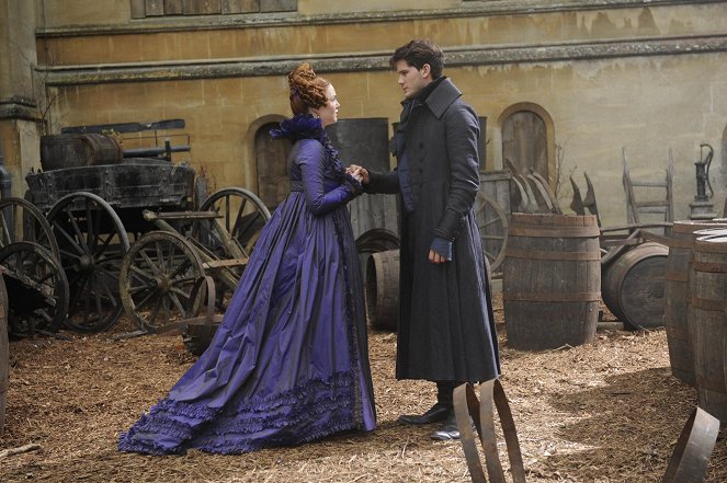 Great Expectations - Van film - Holliday Grainger, Jeremy Irvine