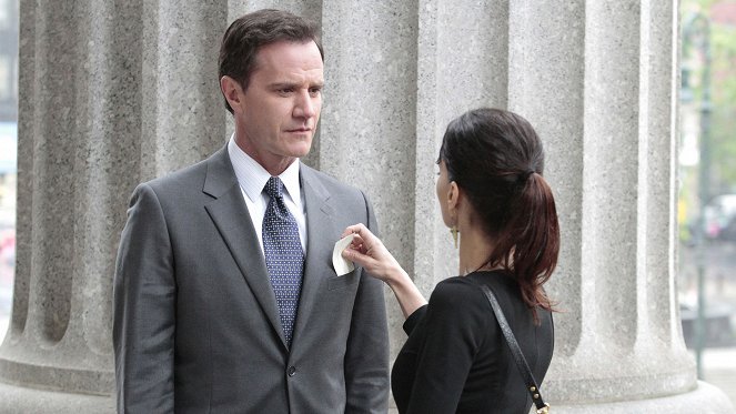White Collar - Compromising Positions - Photos - Tim DeKay