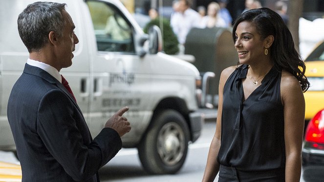 White Collar - Season 4 - Brass Tacks - Van film - Titus Welliver, Marsha Thomason