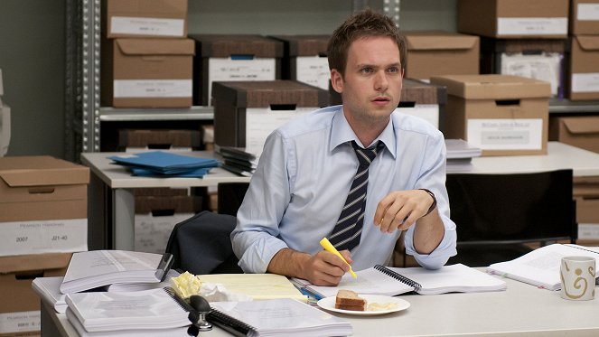 Suits - Patente und andere Unwägbarkeiten - Filmfotos - Patrick J. Adams