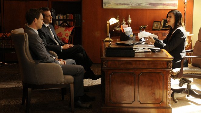 Suits - Season 2 - The Choice - Photos - Patrick J. Adams, Gabriel Macht, Meghan, Duchess of Sussex