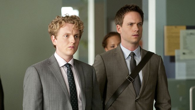 Suits - Season 2 - Meet the New Boss - Photos - Patrick J. Adams