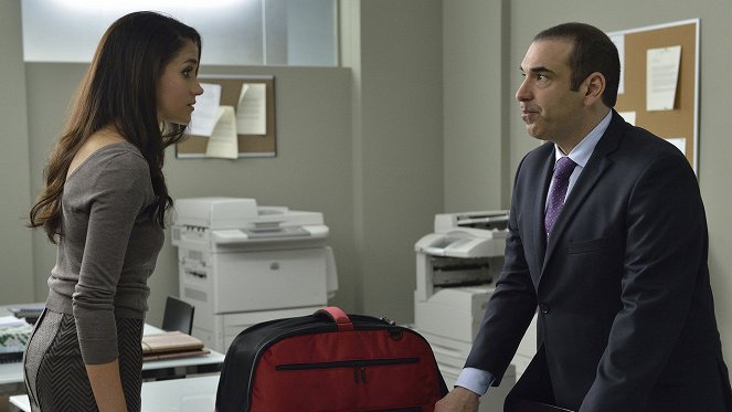 Suits - She's Mine - Photos - Meghan, Duchess of Sussex, Rick Hoffman