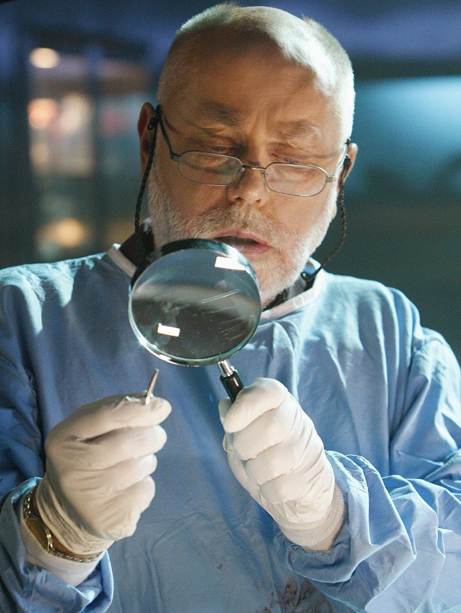 CSI: Crime Scene Investigation - Trasplantando apéndices - De la película - Robert David Hall