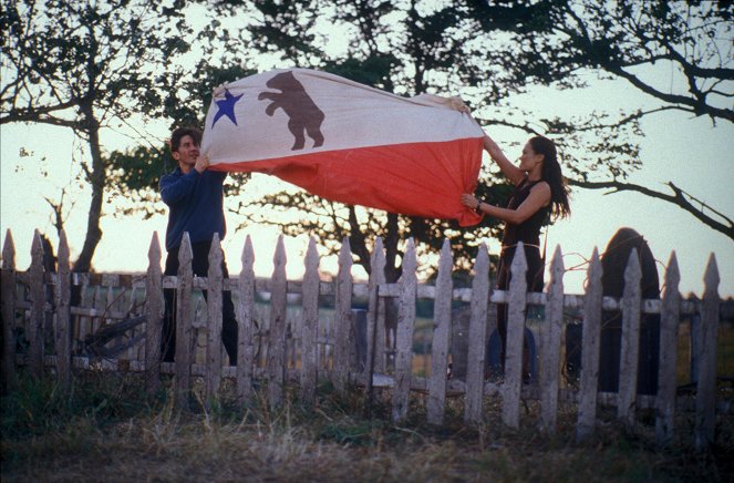 Zagadki z przeszłości - Flaga Kalifornii - Z filmu - Christien Anholt, Tia Carrere
