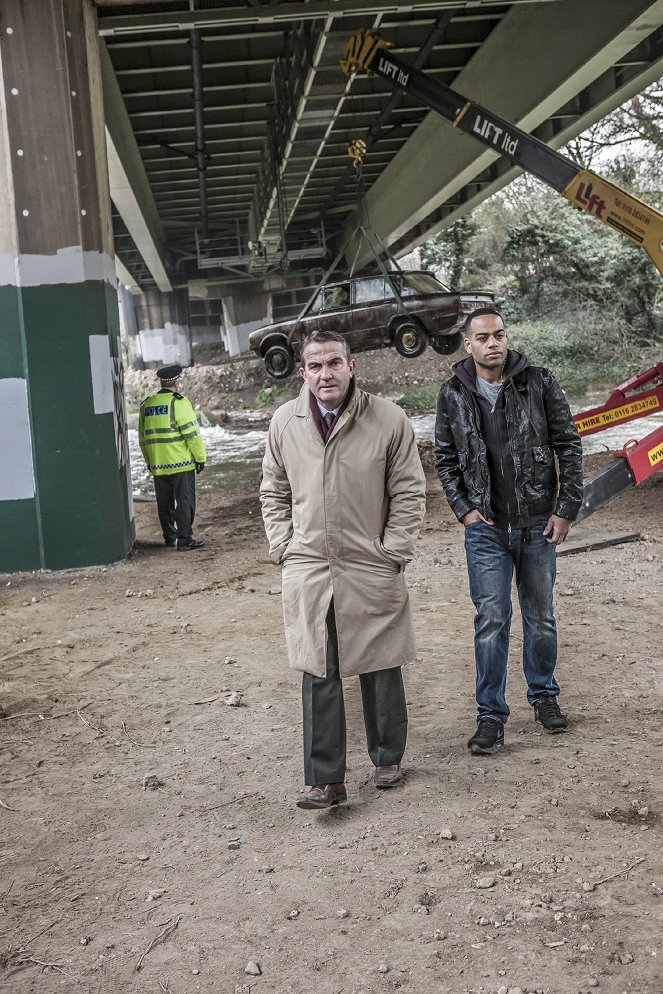 Law & Order: UK - Season 8 - I Predict a Riot - Photos - Bradley Walsh, Ben Bailey Smith