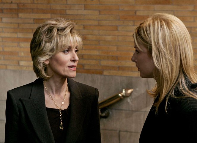 Law & Order: Special Victims Unit - Rockabye - Photos - Judith Light, Diane Neal