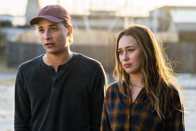 Fear the Walking Dead - Just in Case - Van film - Frank Dillane, Alycia Debnam-Carey