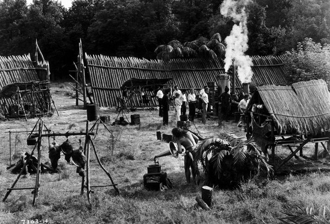 Časem zapomenutá země - Z filmu