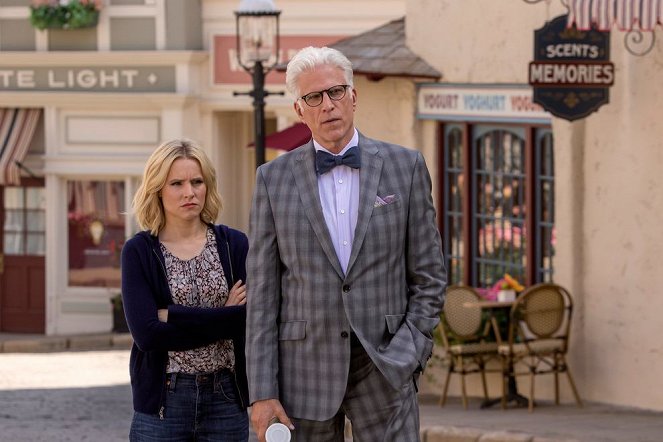 The Good Place - Season 1 - Most Improved Player - Photos - Kristen Bell, Ted Danson