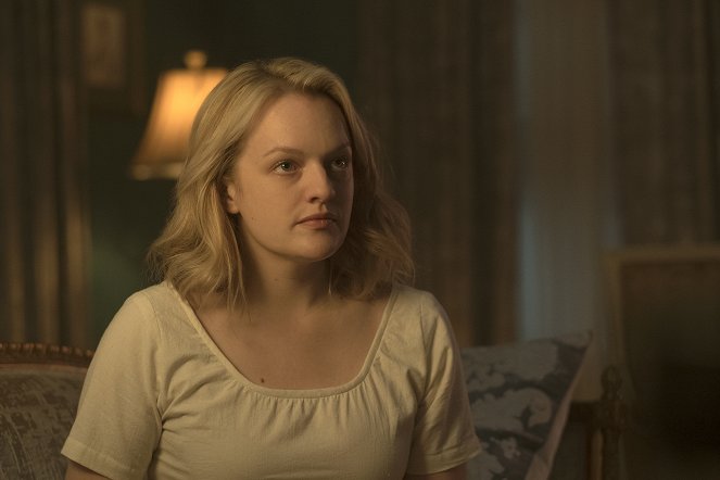 Opowieść podręcznej - First Blood - Z filmu - Elisabeth Moss