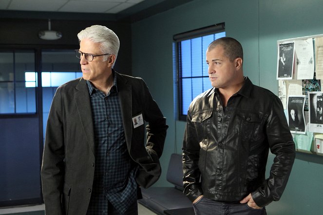 CSI: Crime Scene Investigation - Season 13 - Strip Maul - Photos - Ted Danson, George Eads