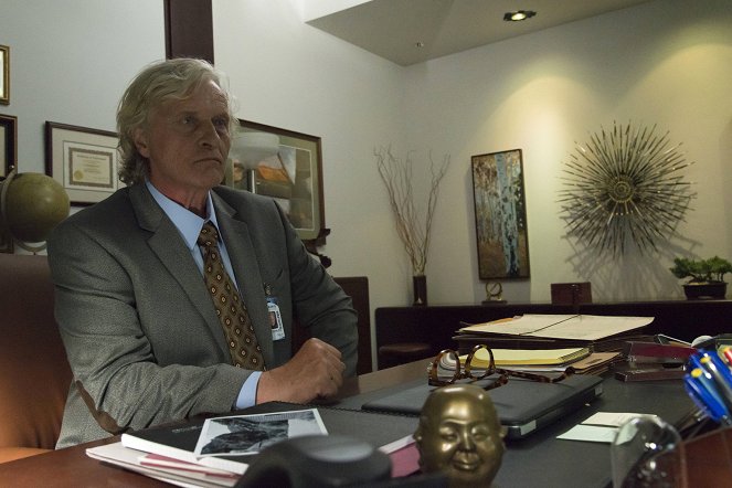 Wilfred - Answers - Photos - Rutger Hauer