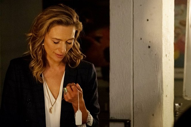 The Magicians - Will You Play with Me? - Van film - Michaela McManus