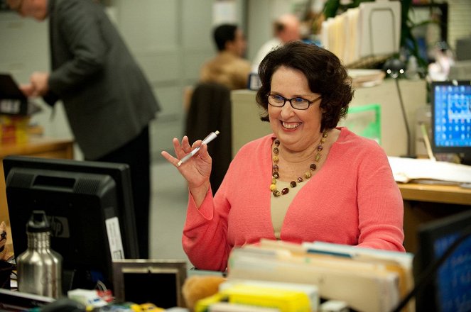 The Office (U.S.) - Suit Warehouse - Photos - Phyllis Smith
