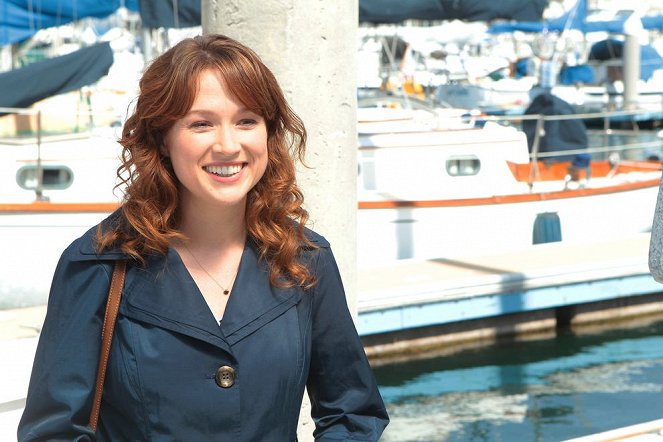 The Office (U.S.) - Season 9 - The Boat - Photos - Ellie Kemper